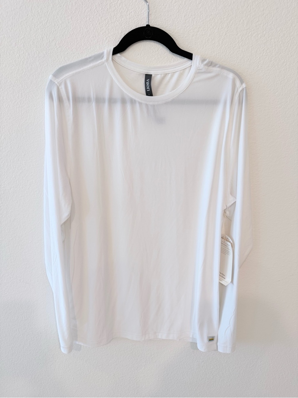 Vuori Men's Long-Sleeve Crew Tee in White